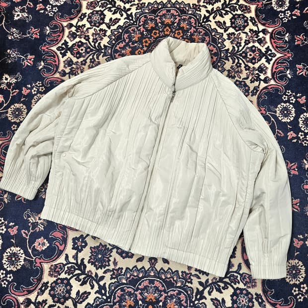 요이츠 24fw 플리츠 레이어드 자켓
Free size