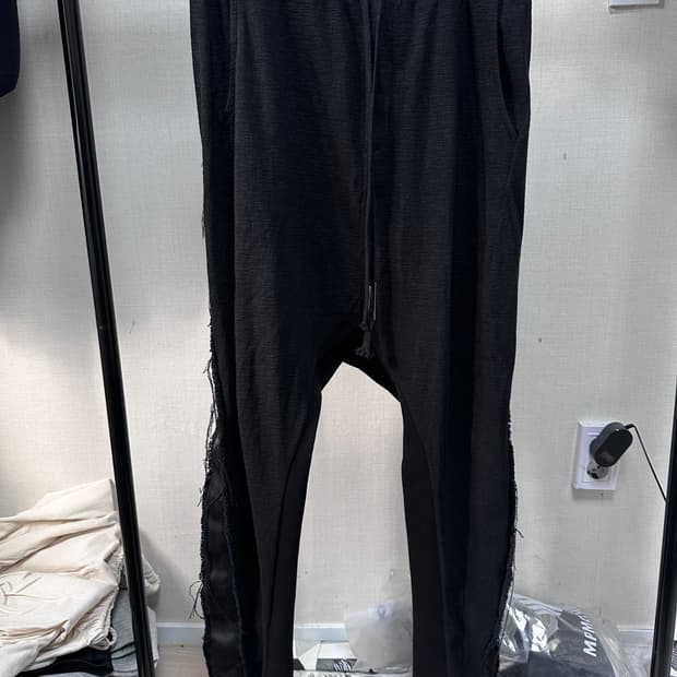 Army of me 조거팬츠