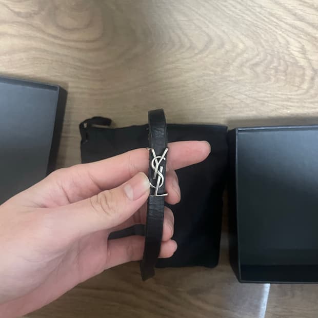 생로랑 더블레더 팔찌