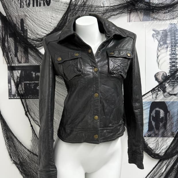 Button detailed leather jacket