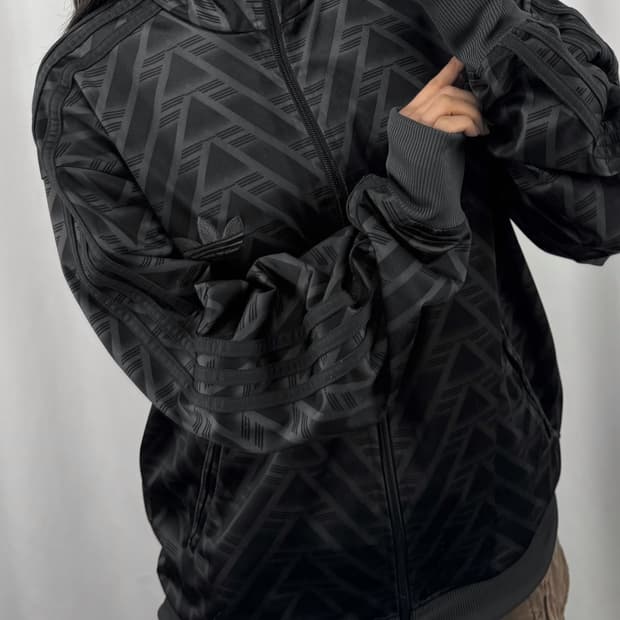 아디다스 파이어버드 블랙 패턴 트랙탑