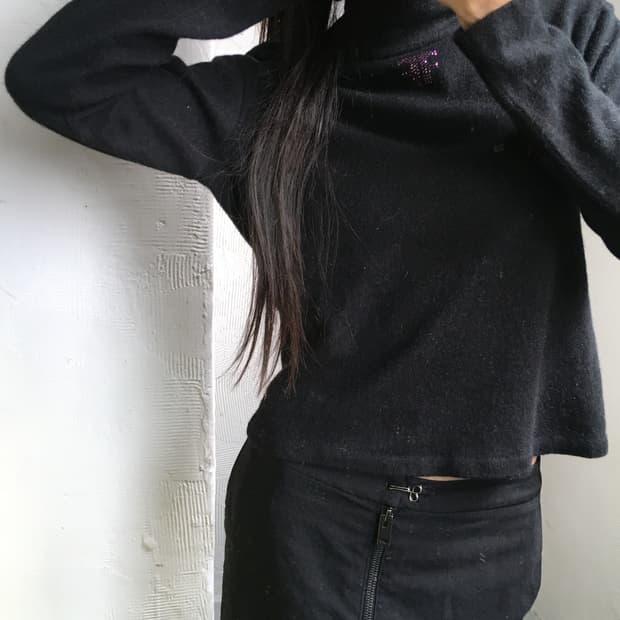 FENDI 펜디 블랙 로고 터틀넥