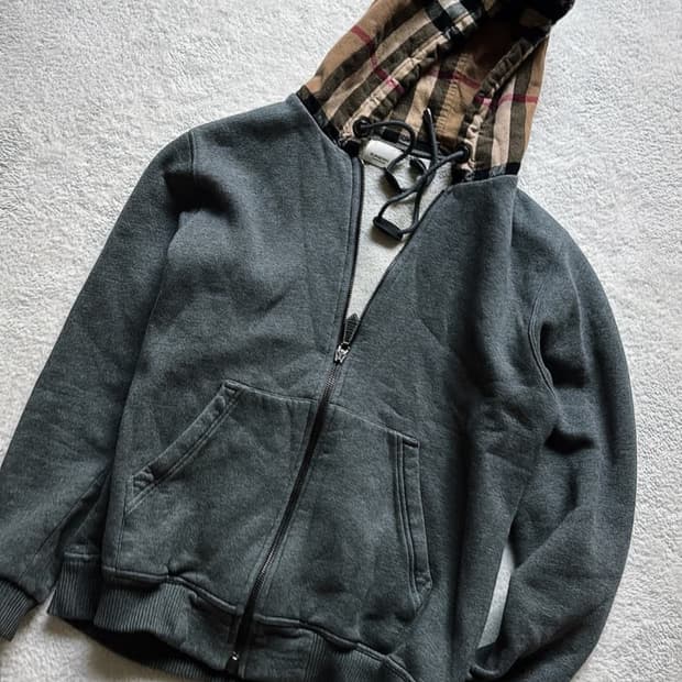 버버리 후드집업