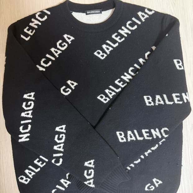 발렌시아가 로고 니트