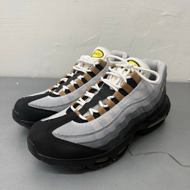 에어맥스95 나이키 Air Max 95 Wolf Grey 엘로우스트라이크