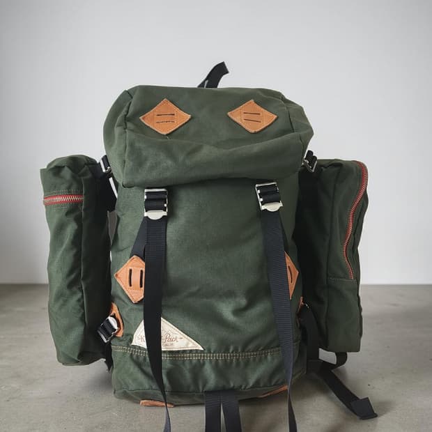 KELTY 홀리팩 올리브색 백팩 가방