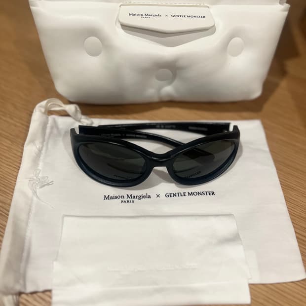 젠틀 몬스터 x 메종 마르지엘라 MM104 레더 블랙