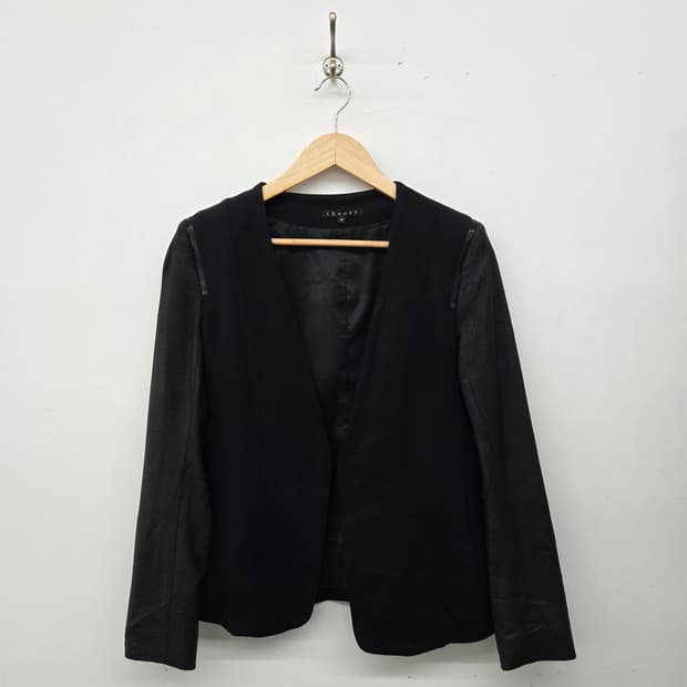 Theory 블랙 자켓 여m