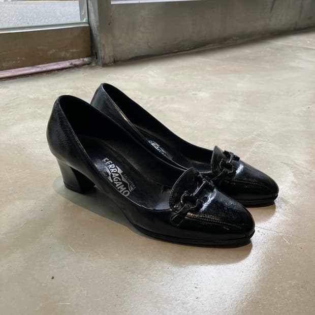 245) Salvatore Ferragamo 간치니 버클 펌프스 힐