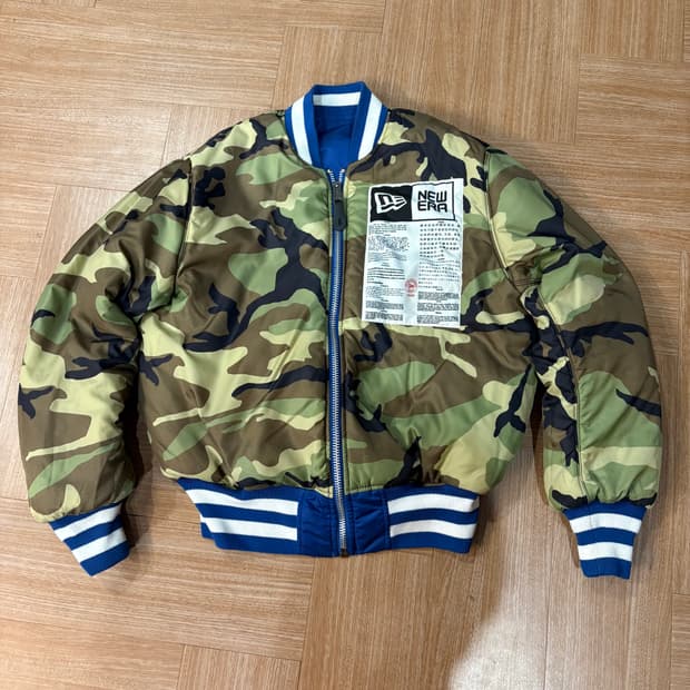 뉴에라 x 알파인더스트리 다져스 카모/블루 리버시블 봄버 자켓