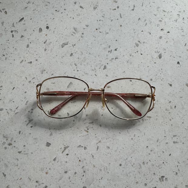 빈티지 골드 프레임 안경