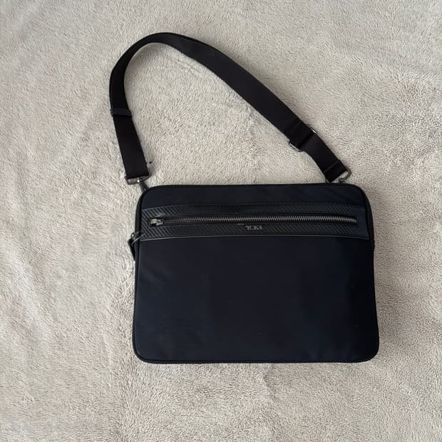 TUMI 투미 노트북 가방 클러치