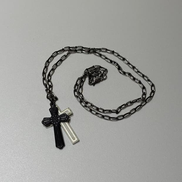 언더커버 크로스 목걸이