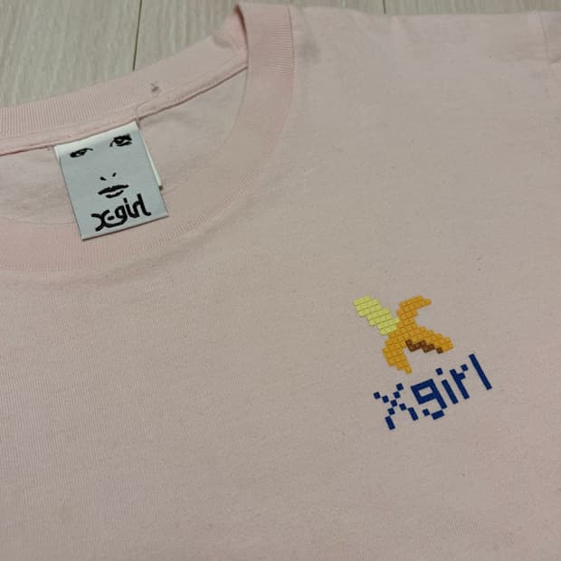 🎀딸기우유색 바나나 픽셀로고 x-girl 반팔