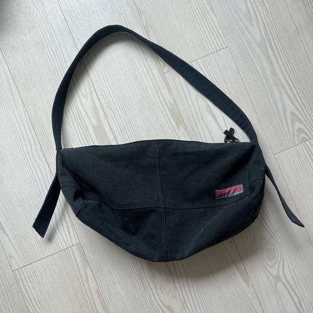 SCULPTOR VINTAGE CANVAS DUFFEL BAG