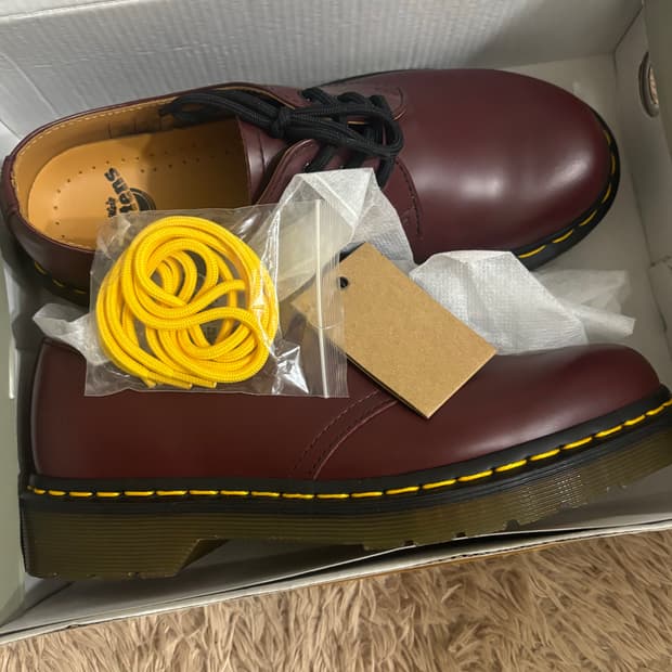 닥터마틴 1461 스무스 체리레드 245