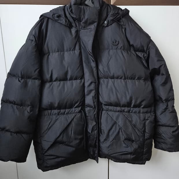 아디다스 스트링 후드 다운 패딩 