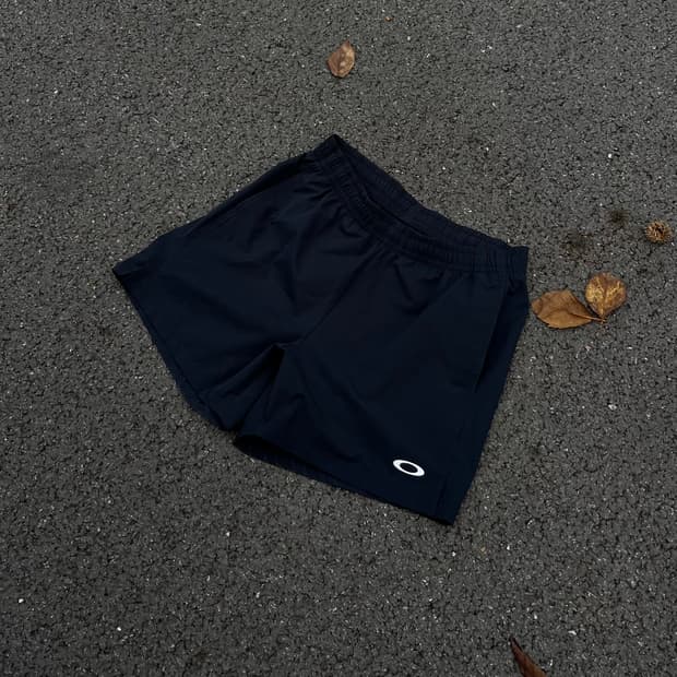Oakley Short