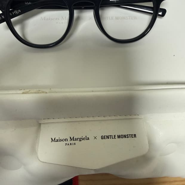 젠틀몬스터 x 메종 마르지엘라 MM009 블랙