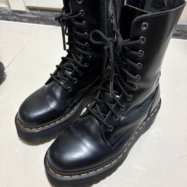 닥터마틴 제이든 하이 10홀