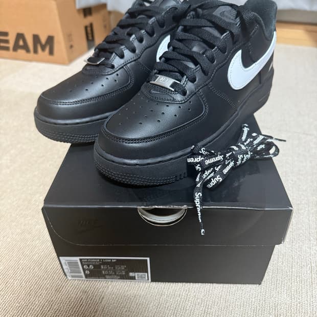나이키 슈프림 포스 검흰 245