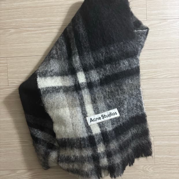 아크네스튜디오 머플러