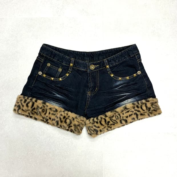 [Made] 퍼 호피 반바지