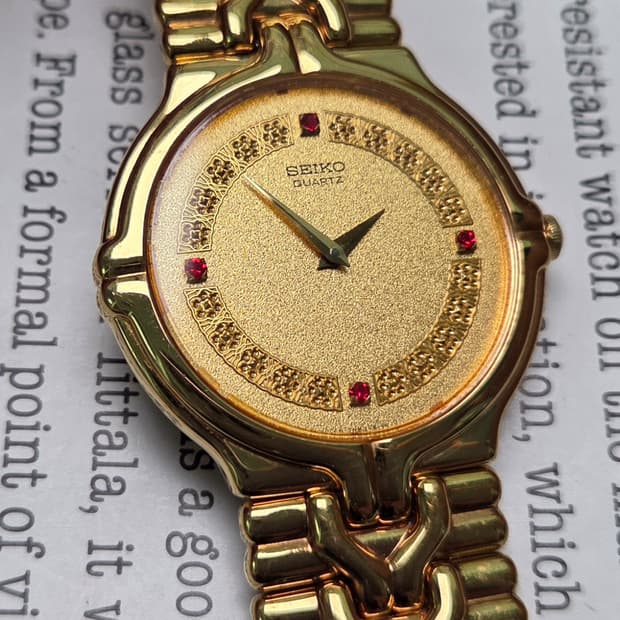 레어] 빈티지 세이코 금바리판 4P레드포인트 쿼츠 브레이슬릿 ver.
