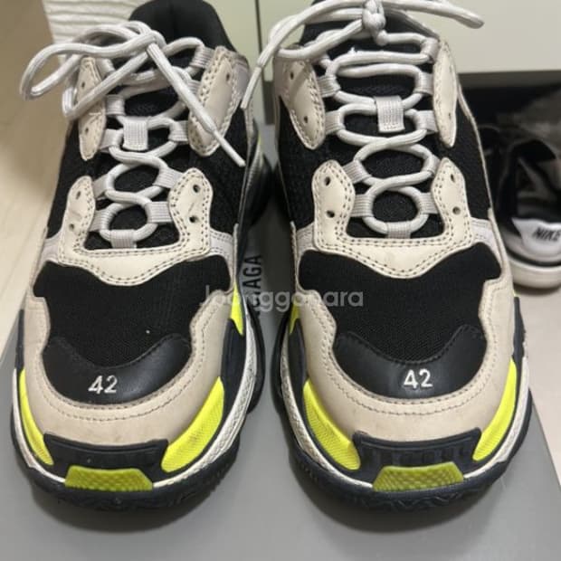 발렌시아가 트리플s 