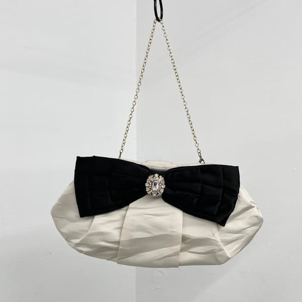 갸루 새틴 리본 큐빅백