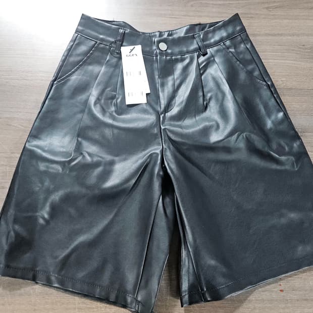 GGPX  블랙 레더 반바지