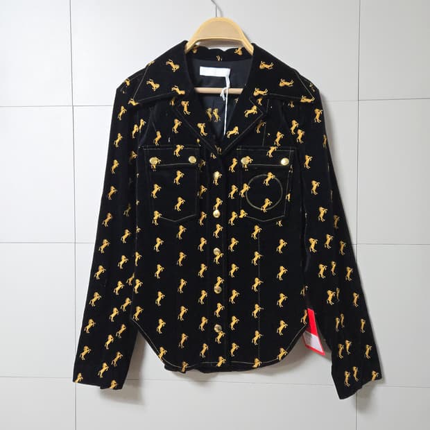 (새상품)끌로에 황금말 자수 벨벳 셔츠(프랑스36) (국내 44반 55)