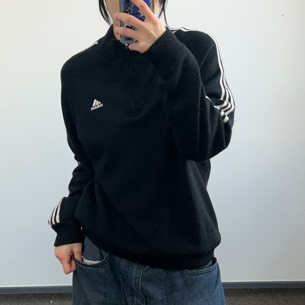 Adidas  아디다스 삼각로고 블랙 니트 반집업 