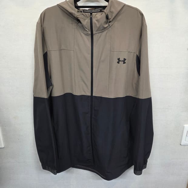 언더아머 배색 바람막이 경량 후드자켓 xxl