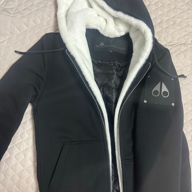 무스너클 버니스웨터 22fw