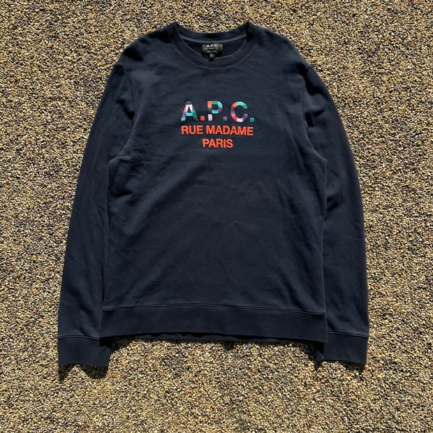 아페쎄(A.P.C) 아킬로고 스웨트 셔츠