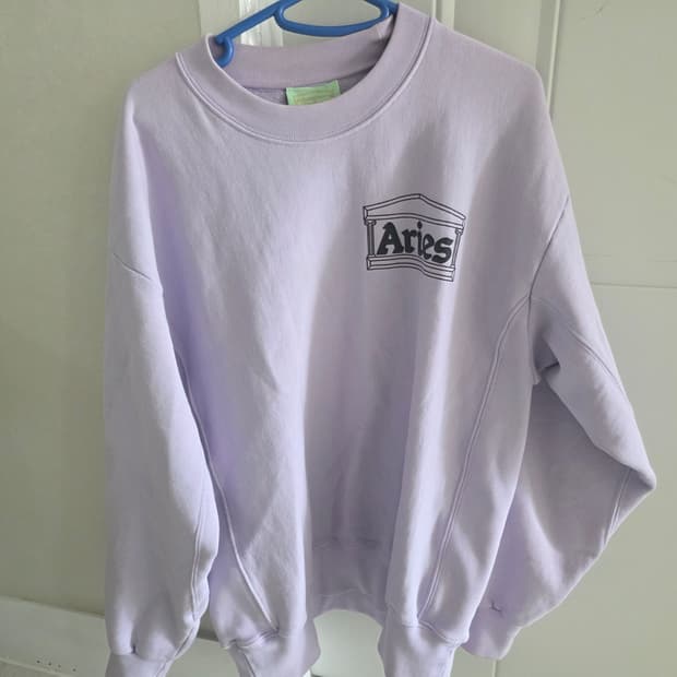 에리즈 라일락 맨투맨