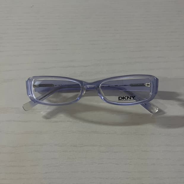 도니카란 뉴욕 DKNY 뿔테 안경