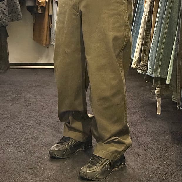 유니클로 저지 배럴 레그 와이드 치노 팬츠 33 34 카키 밀리터리 워크