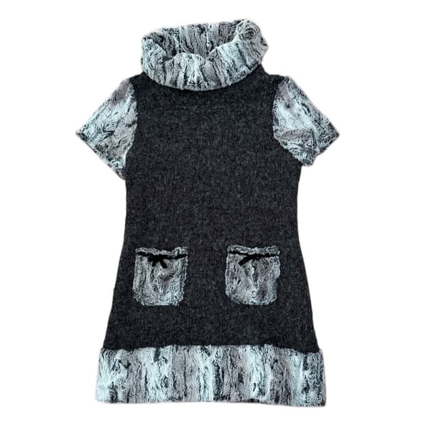 Fur pocket turtleneck knit