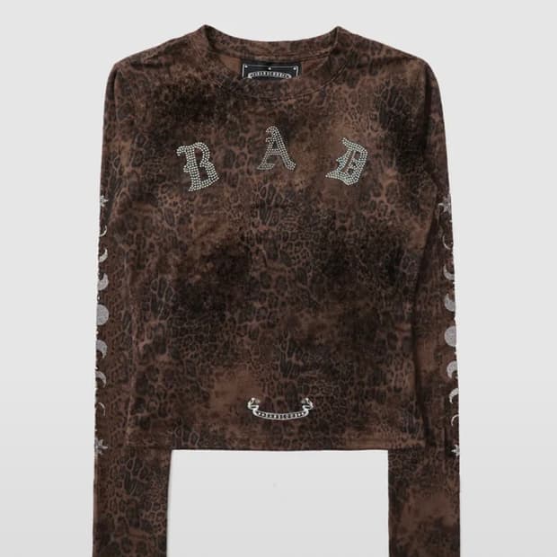 배드블러드 미스틱 라인스톤 로고 져지 슬림 롱슬리브 - 브라운레 오파드