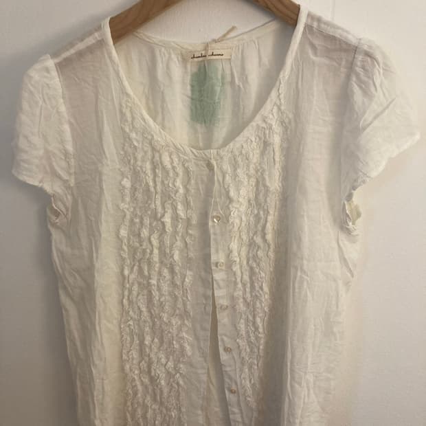 white frill bl