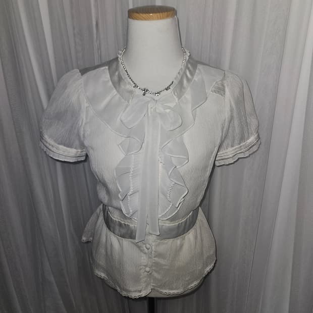 romantic soup 스노우 화이트 히메 리본 퍼프 블라우스