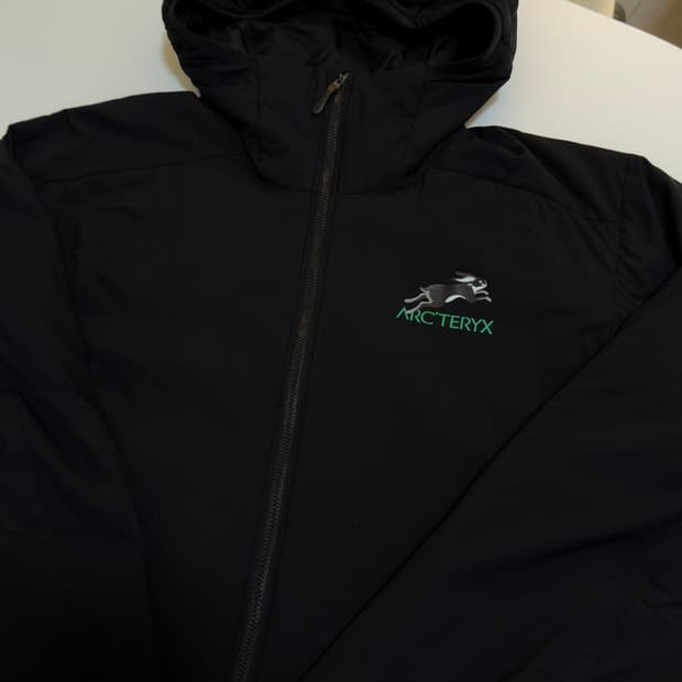 아크테릭스 아톰 LT 후디 블랙 M (루나 뉴 이어 한정판)