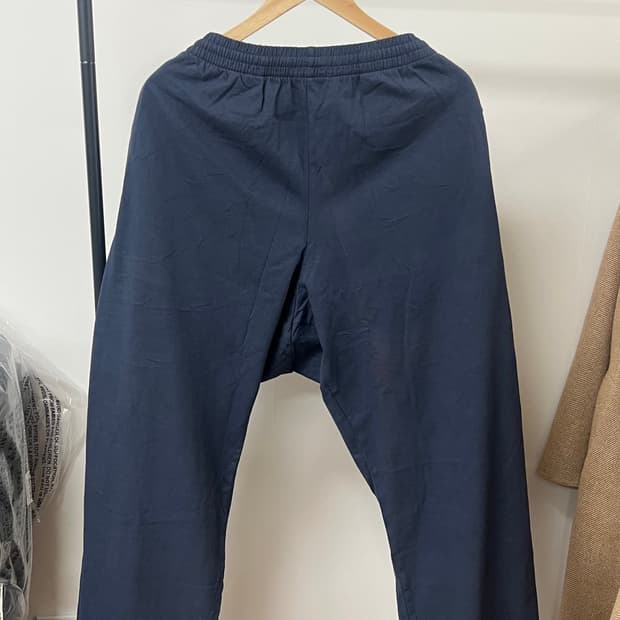 (새상품)이지갭 스웻팬츠 네이비 L