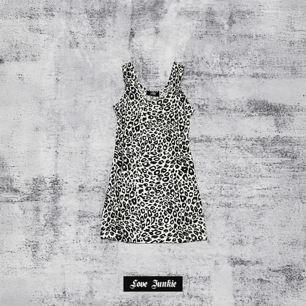 (Love Junkie) 00s animal sleeveless 