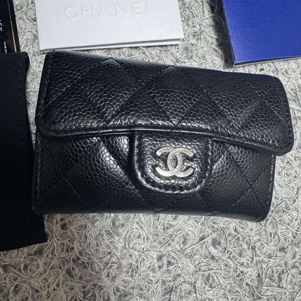 샤넬 캐비어 똑딱이 은장 카드지갑 블랙