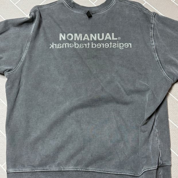 노매뉴얼(NOMANUAL) 피그먼트 맨투맨