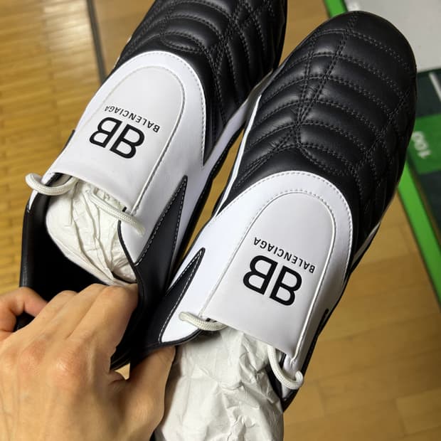 발렌시아가 젠 블랙화이트 판매합니다 (43)