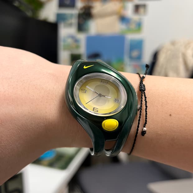 나이키 트라이엑스 시계